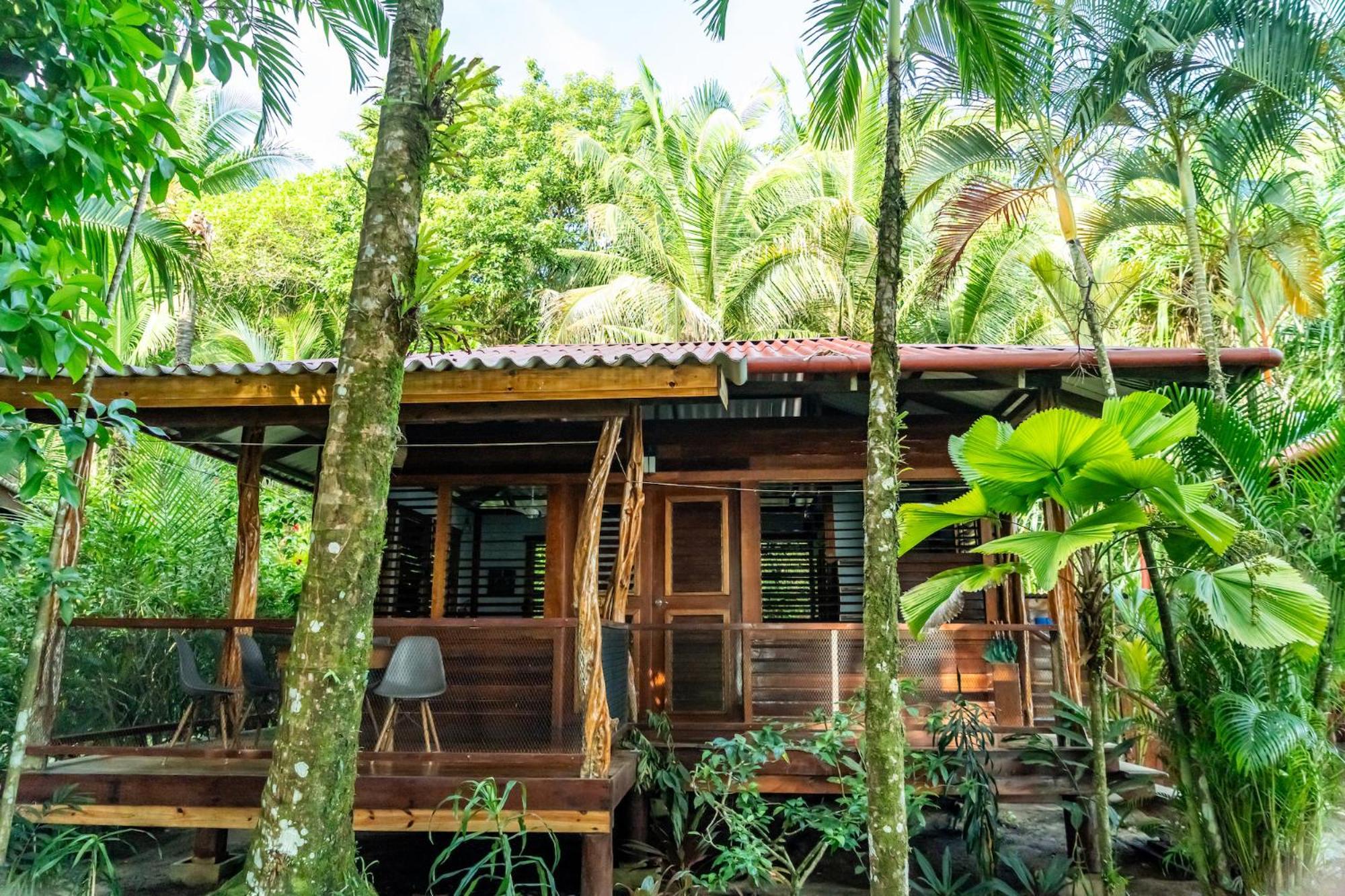 Casa Cayuco Eco-Adventure Lodge Бокас-дель-Торо Экстерьер фото