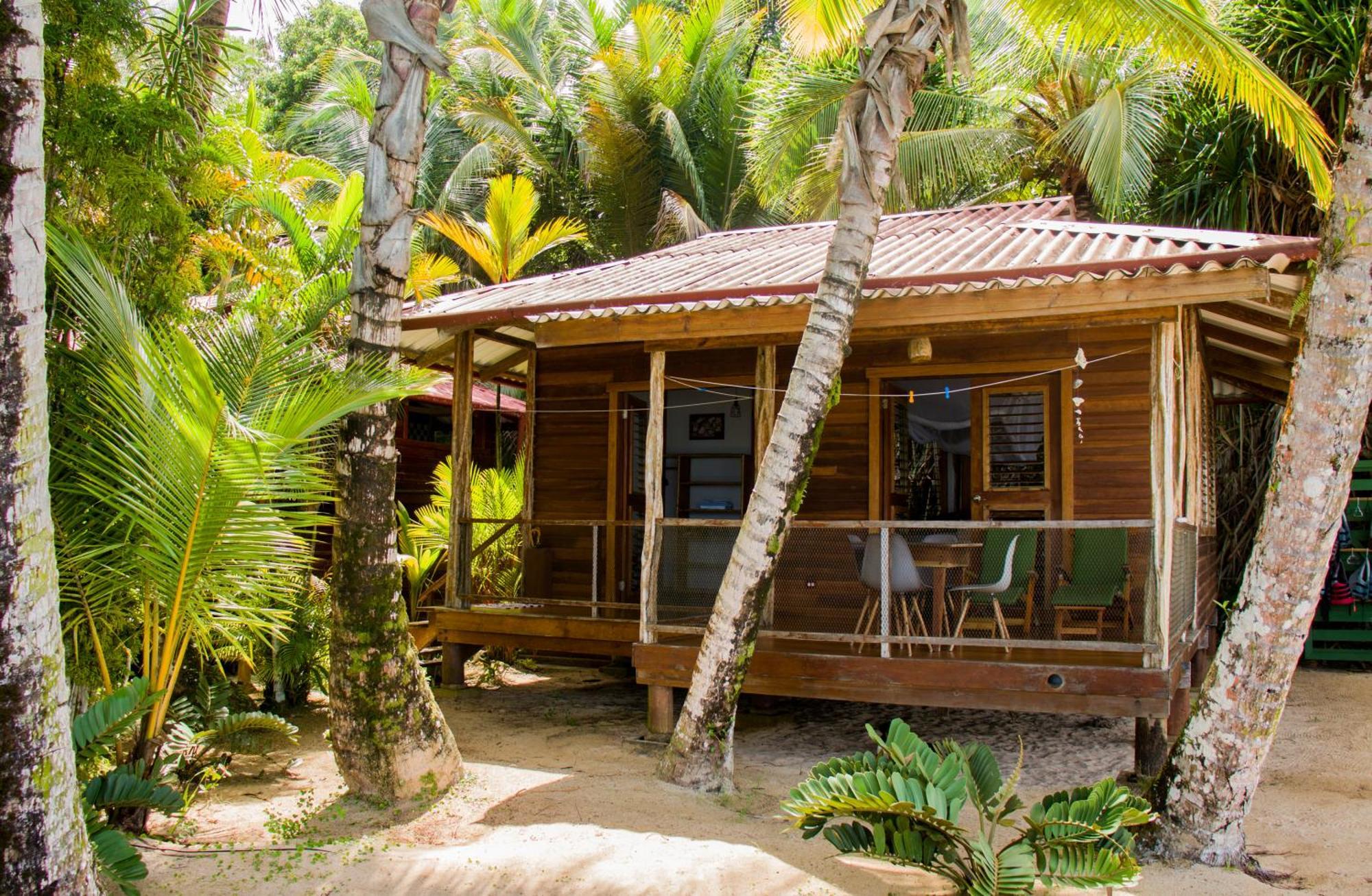 Casa Cayuco Eco-Adventure Lodge Бокас-дель-Торо Экстерьер фото